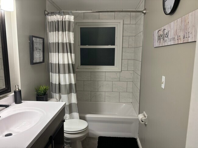 3006 N 73rd St unit 73 st unit, Milwaukee, WI 53210 - photo 4