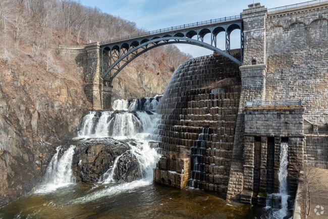 At Croton Gorge Park you'll find breathtaking views of the waterfall which is a favorite for Croton Heights locals.
