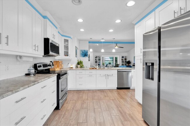 10105 Briar Cir, Hudson, FL 34667 - photo 7