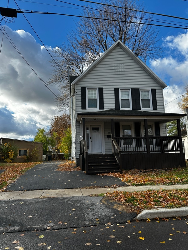 307 W Lynde St, Watertown, NY 13601