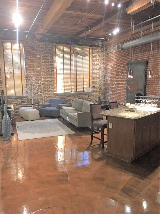 204 Walker St SW Unit 102, Atlanta, GA 30313