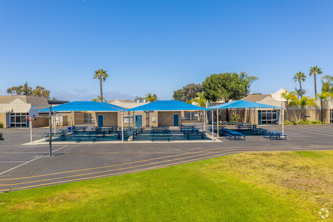 La Costa Heights Elementary School offers shaded outdoor seating for dining.