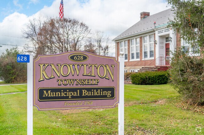 Knowlton Township is a community of around 2,900 located on the east bank of the Delaware River.