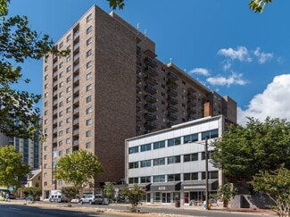 8200 Wisconsin Ave, Bethesda, MD 20814