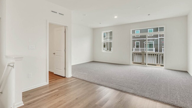 585 Yosemite Way, Mundelein, IL 60060 - photo 7