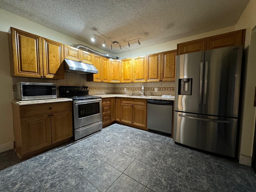 2311 23rd Ln, Palm Beach Gardens, FL 33418 - photo 1