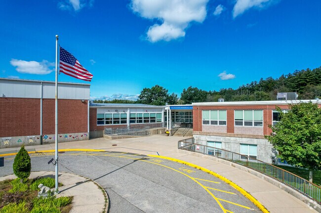 Blanchard Memorial School is a highly rated schools in grades K-6 in Boxborough.
