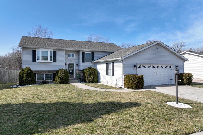 Split level homes with great yards can be found in New Chicago.