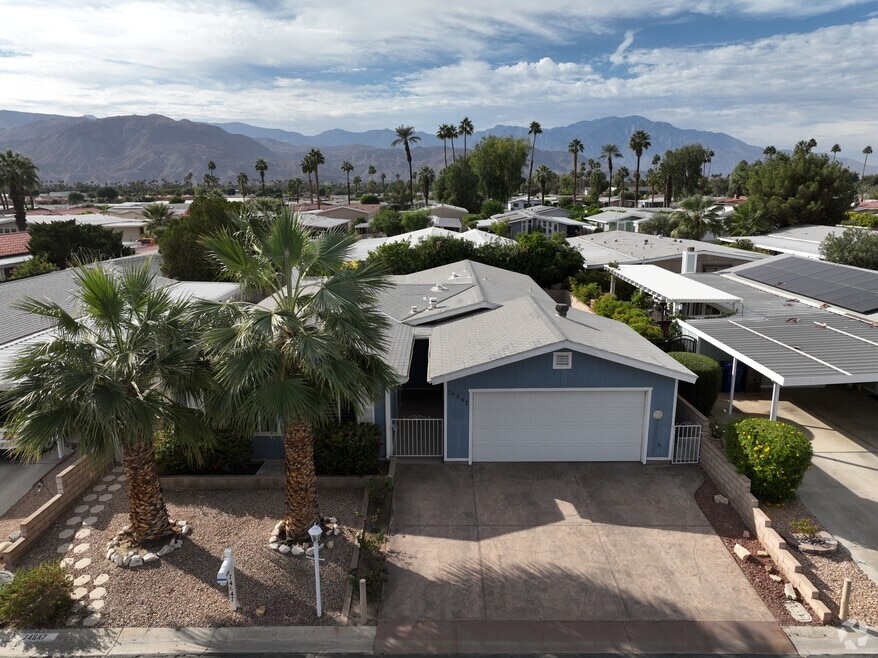 74647 Azurite Cir E, Palm Desert, CA 92260 - photo 2