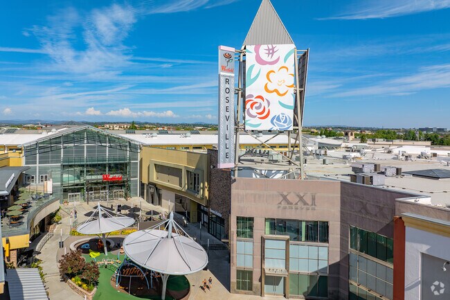The Westfield Galleria Mall in Roseville is just munites down the road from Quail Glen.