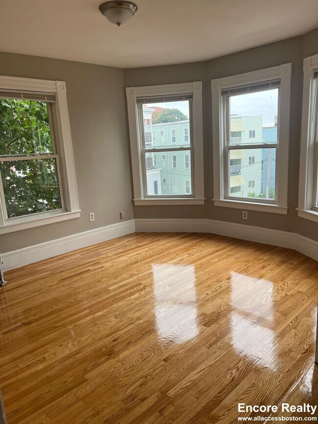 186 Bowdoin St unit 8, Dorchester, MA 02122 - photo 5