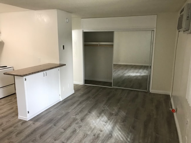 13059 Oxnard St unit 104, Los Angeles, CA 91401 - photo 6