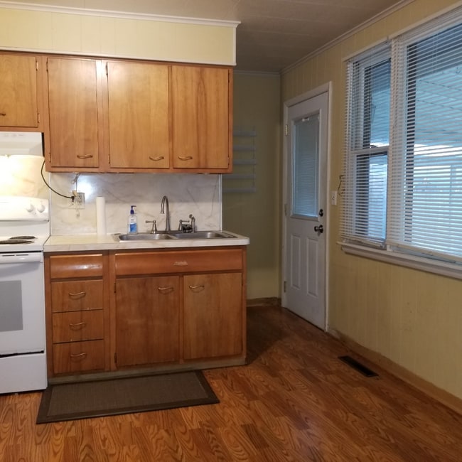 4493 290th St, Toledo, OH 43611 - photo 5