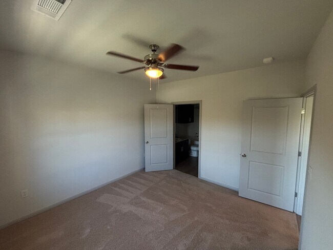 950 Fm2001 unit b2, Buda, TX 78610 - photo 7