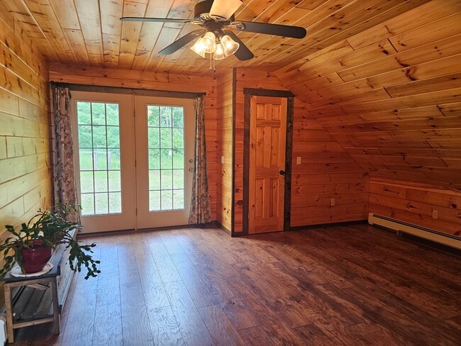 2058 E Clarendon Rd, Clarendon, VT 05759 - photo 4