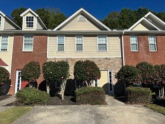 122 Crown Point Dr, Cornelia, GA 30531