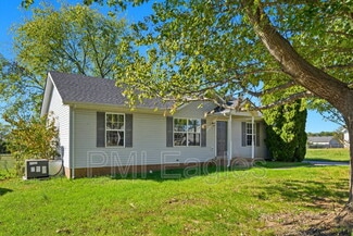 112 Waterford Dr, Oak Grove, KY 42262