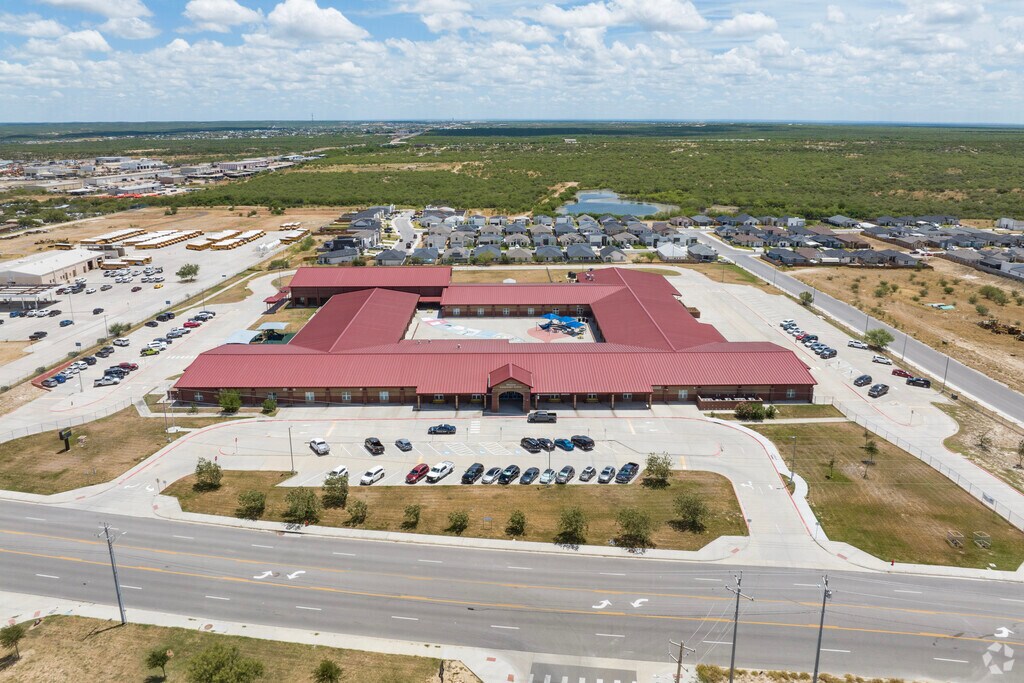 Freedom Elementary hosts grades Pre-K to 5th in east Laredo, Tx area.