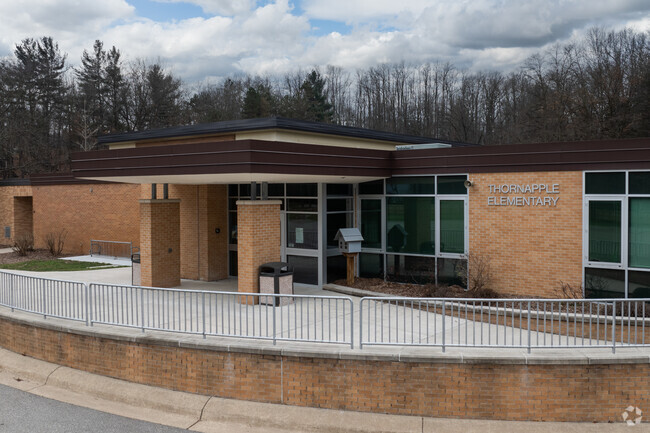 Thornapple Elementary School, Entrance.