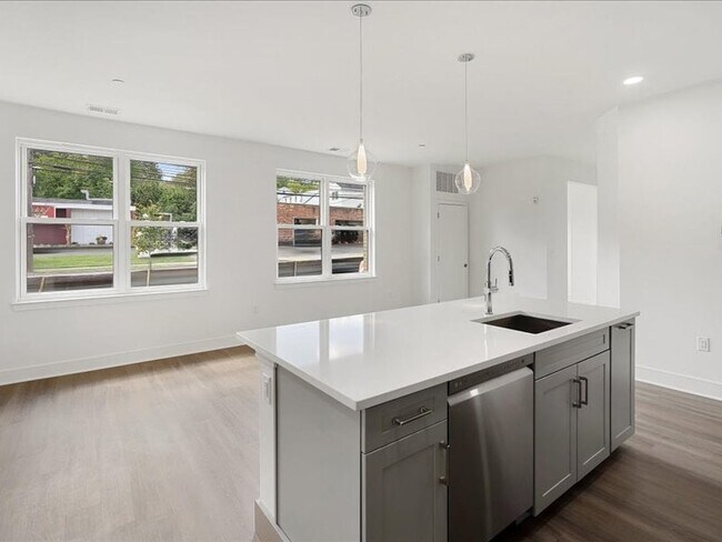 Madison Mall on Main Apartments, Madison, NJ 07940 - photo 6