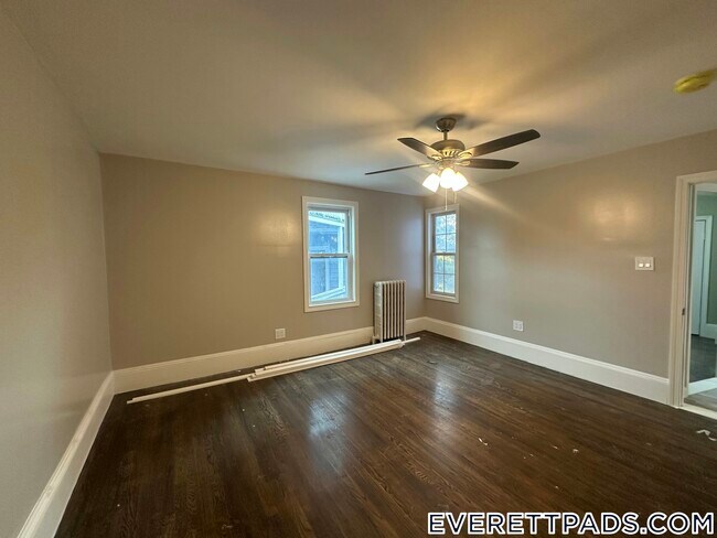13 Gladstone St, Everett, MA 02149 - photo 5