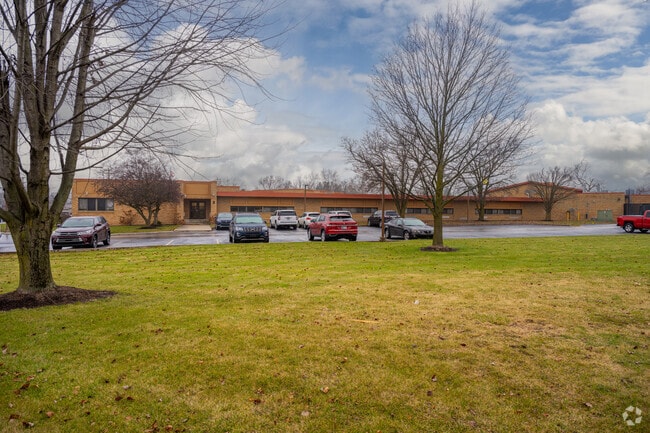 Mary Raber Elementary School has a student-teacher ratio of 17 to 1.