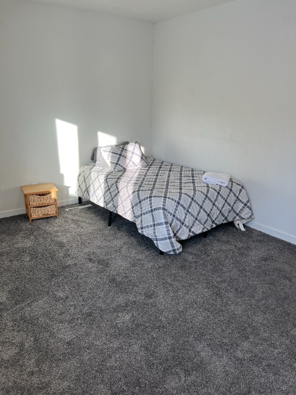 690 Cambridge Dr, Idaho Falls, ID 83401