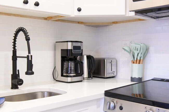 240e E 75th St unit FL2-ID1021882P, New York, NY 10021 - photo 7