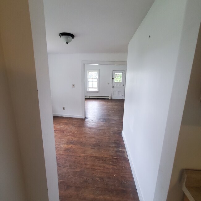 9 Mechanic St unit B, North Bennington, VT 05257 - photo 6