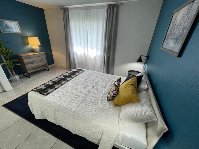 1800 Edmond St unit 1 BedRoom, Las Vegas, NV 89146 - photo 3