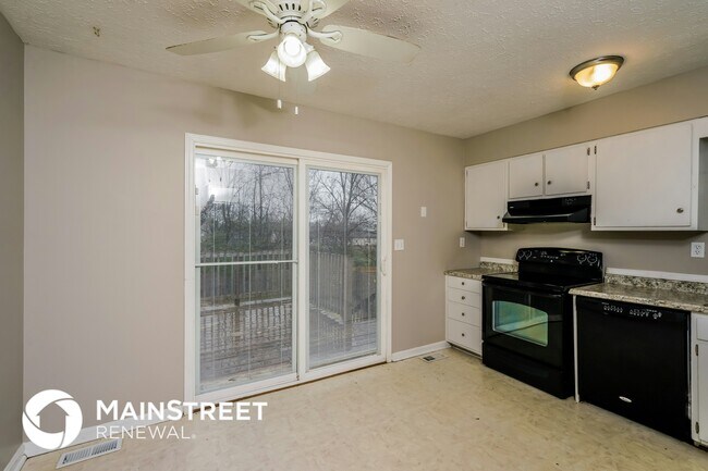 10509 Hillpark Dr, Louisville, KY 40229 - photo 6