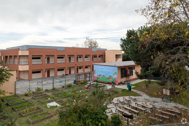 At Walnut Park Elementary School  kids can grow plants in the garden.
