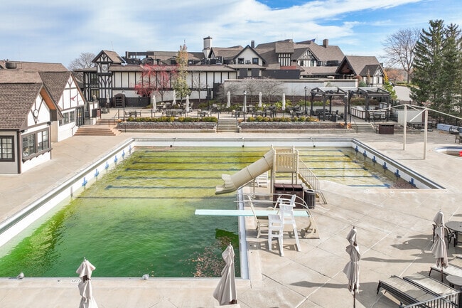 Interlachen Park Country Club provides members a family experience.