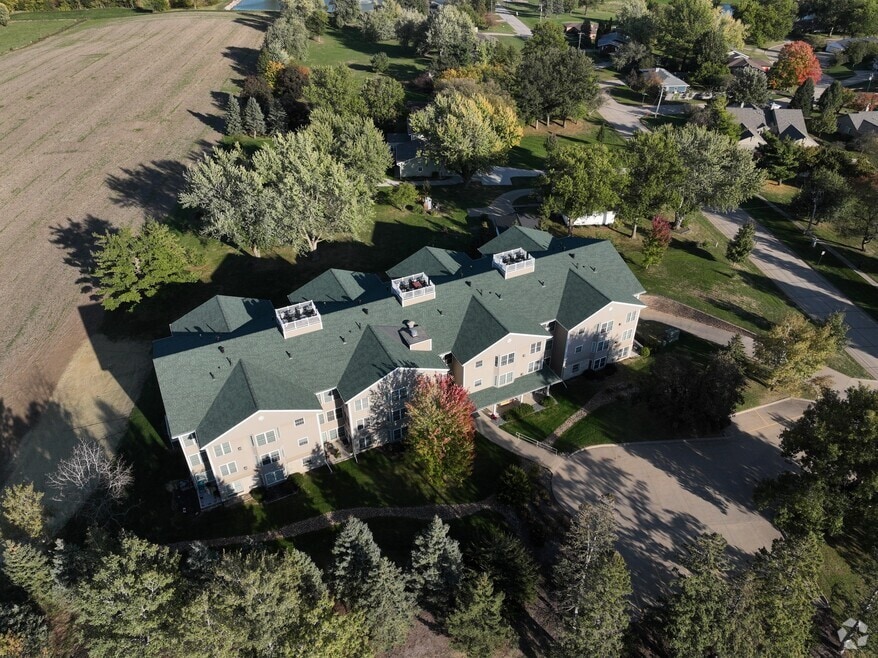 711 16th Ave unit U103, Grinnell, IA 50112 - photo 2