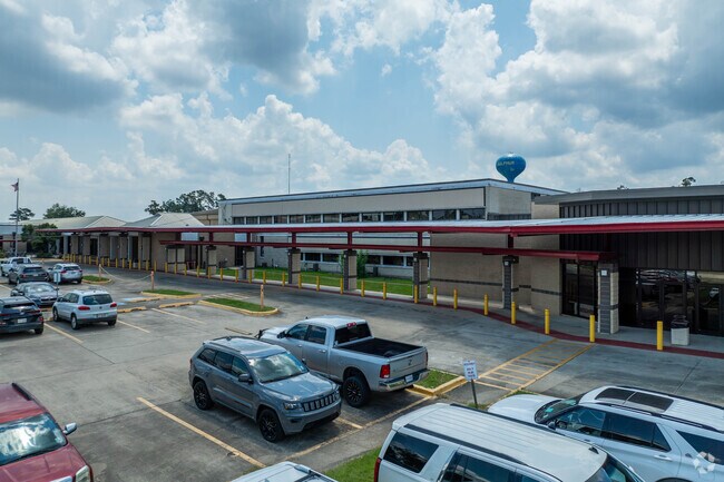 Maplewood Elementary has a student body of 651 students.