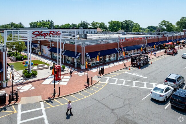 Enjoy shopping and dining at Plainview shopping Centre