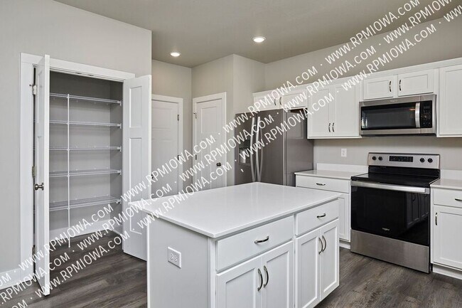 670 SE Drumlin Dr, Waukee, IA 50263 - photo 6