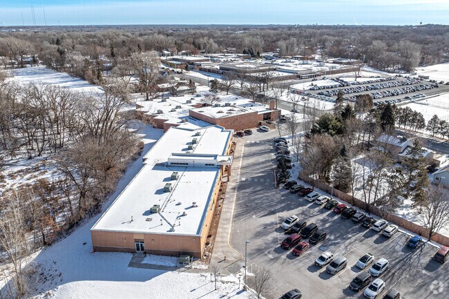 Al-Amal School: Shaping leaders, fostering diversity, and embracing knowledge.