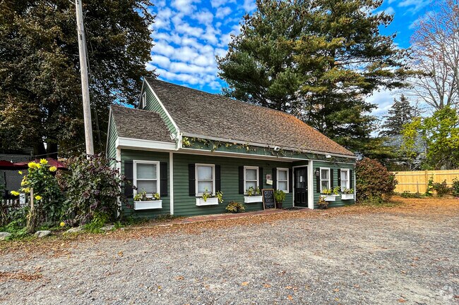 Located in the Hollis neighborhood, the Hollis Country Kitchen is open for special occasions.