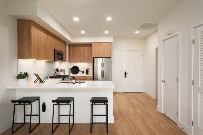 1 Adrian Ct unit ID1266175P, Burlingame, CA 94010 - photo 3