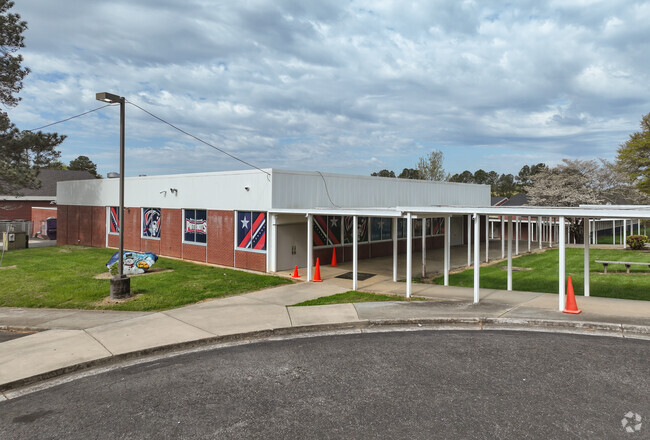 The car rider drop off area at Battleground Elementary School.