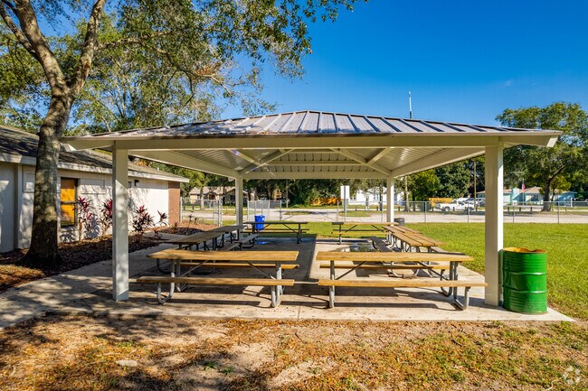 The Egypt Lake Recreation Center has a pavilion where residents can enjoy a covered picnic.
