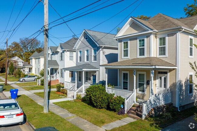Homes in Brambleton offer lots of living space and small front yards.