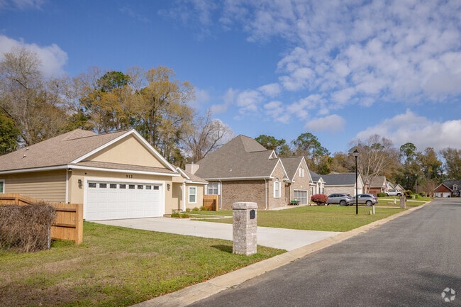 Newer modern and traditional homes can be found in neighborhoods throughout Bainbridge.
