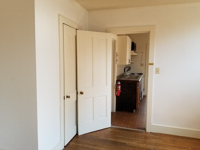 583 Pleasant St unit 3, Chambersburg, PA 17201 - photo 5