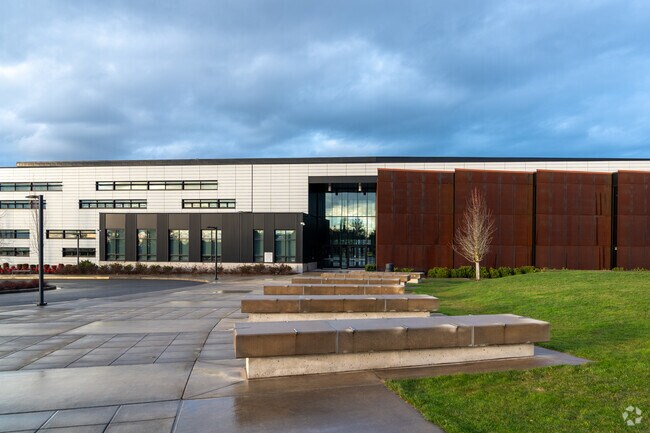 Main student entrance at Discovery High School.
