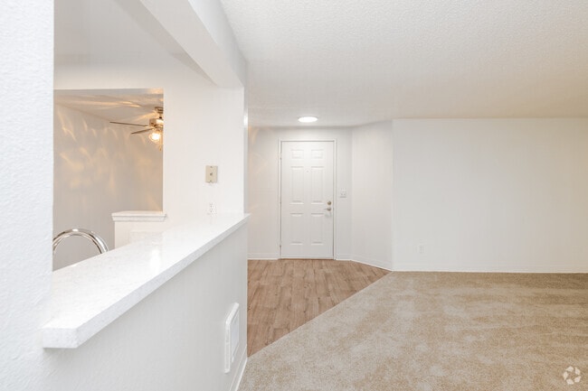 Garden Pointe, Seattle, WA 98146 - photo 5