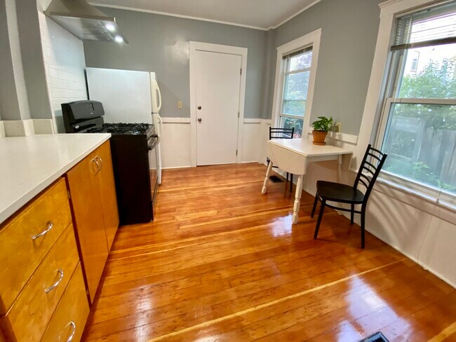 22 Saint Germain St unit 4, Boston, MA 02115 - photo 2