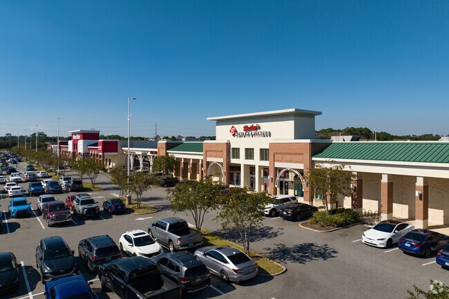 Baymeadows East features plenty of shopping and retail along Baymeadows Road.