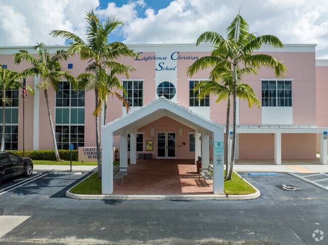 Lighthouse Christian School front entrance in Lighthouse Point